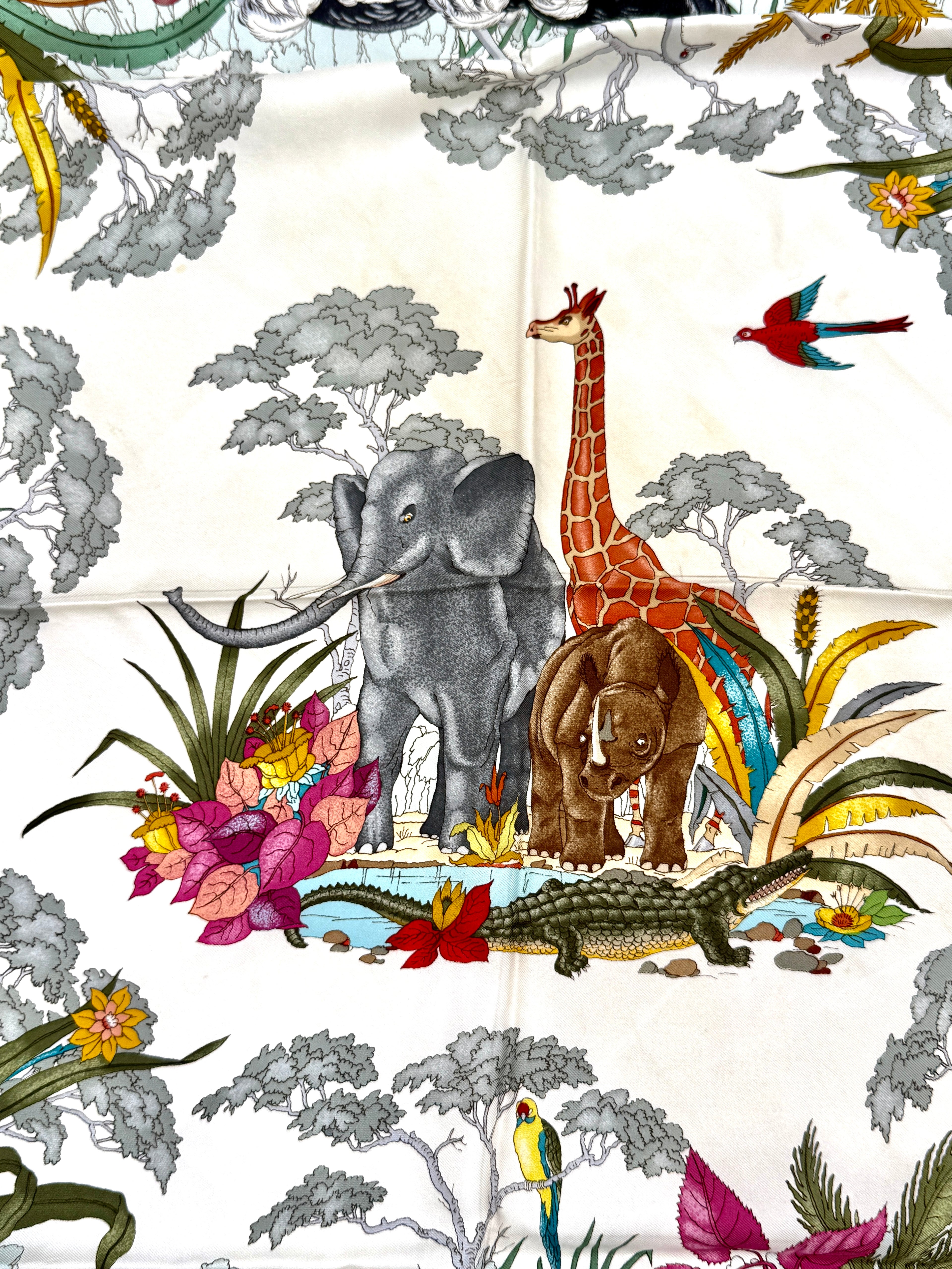 Gucci Jungle Silk Twill Scarf Designed by Vittorio Accornero 1970s - Pre Owned Authentic