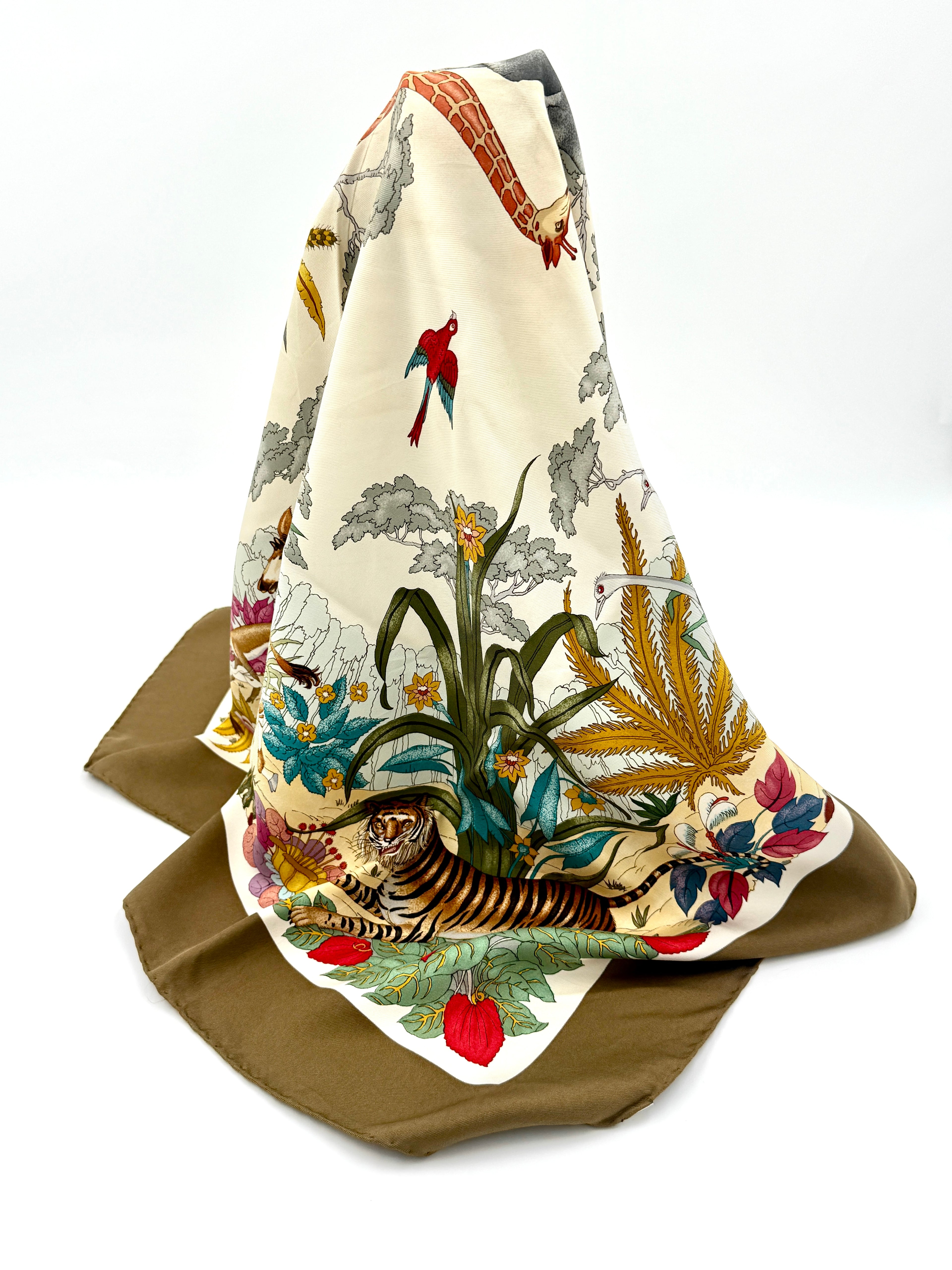 Gucci Jungle Silk Twill Scarf Designed by Vittorio Accornero 1970s - Pre Owned Authentic